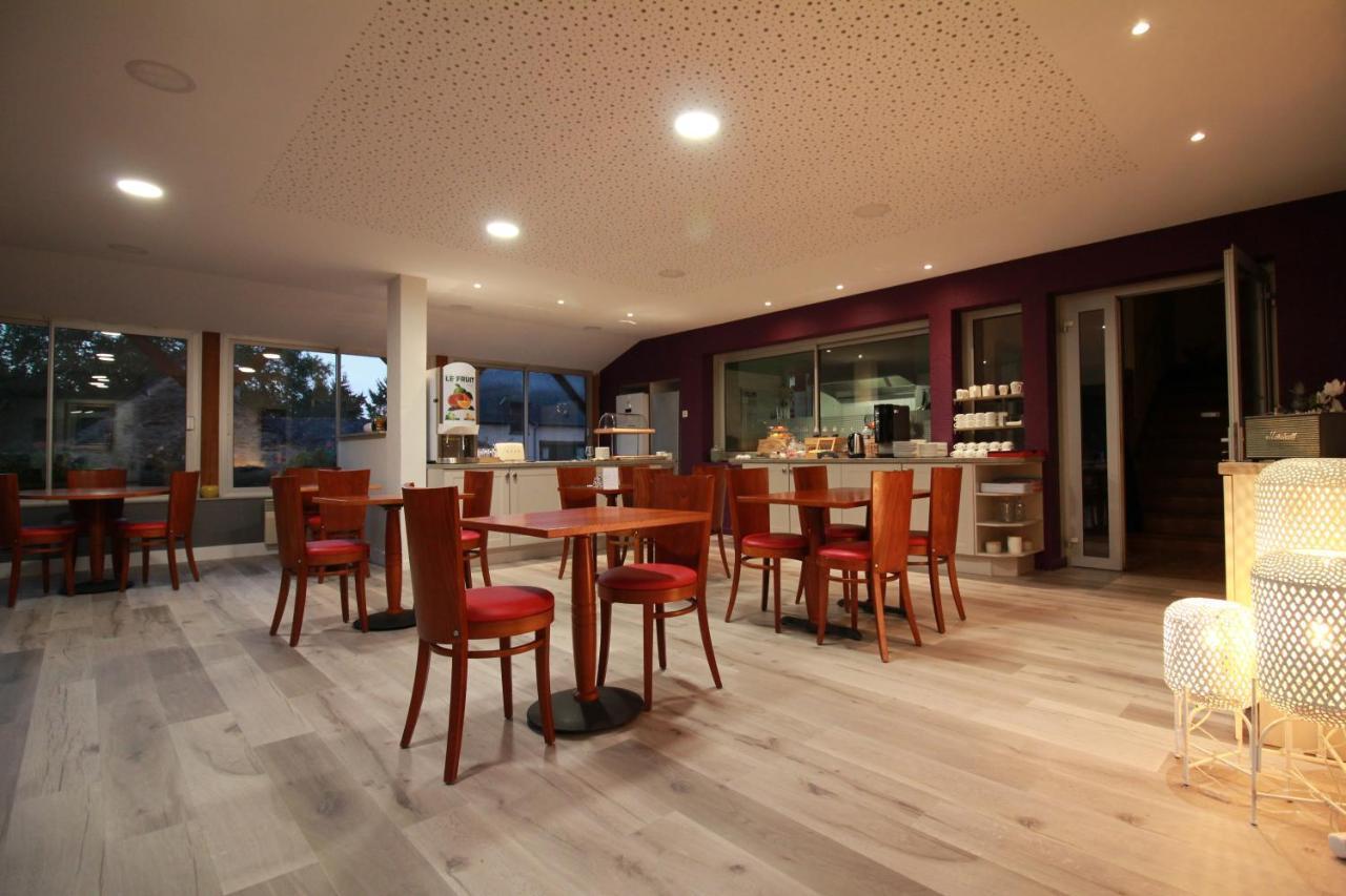 Logis Hotel Lodge La Valette Сессон-Севинье Экстерьер фото